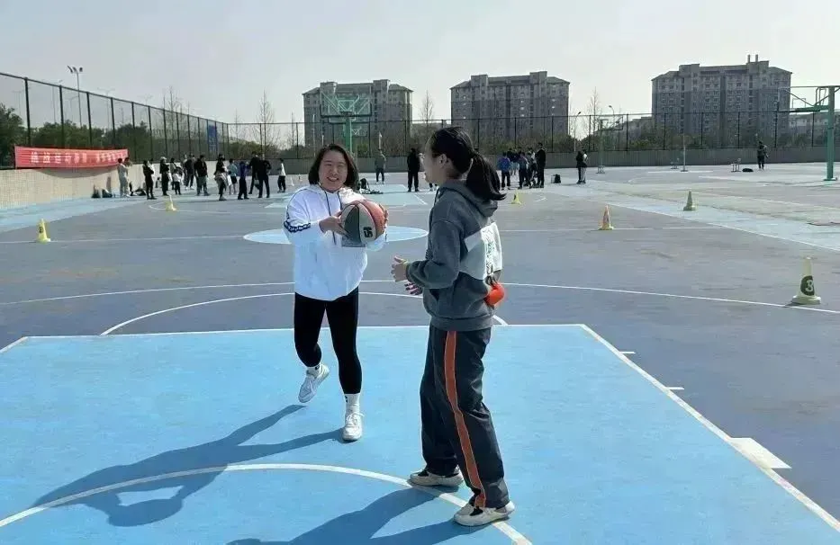 为什么一些职业球员罚球命中率不高?_0